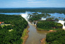 Cataratas do Iguaçu revelam 3 km de quedas e Mata Atlântica em cenário natural deslumbrante