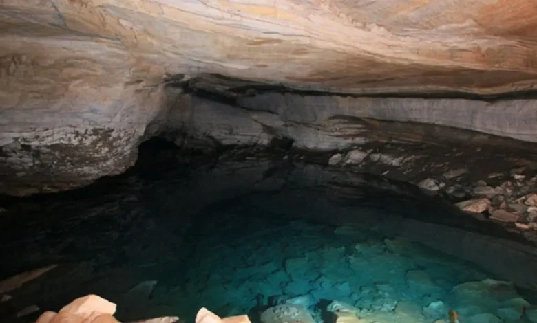 Caverna em Goiás abriga lago subterrâneo de 300 metros considerado raro na América Latina