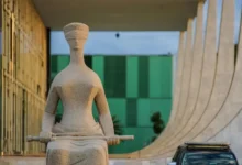 Cobrança de dívida antiga surpreende consumidor e revela limites legais