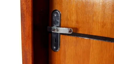 Como proteger porta de madeira contra umidade com dica barata