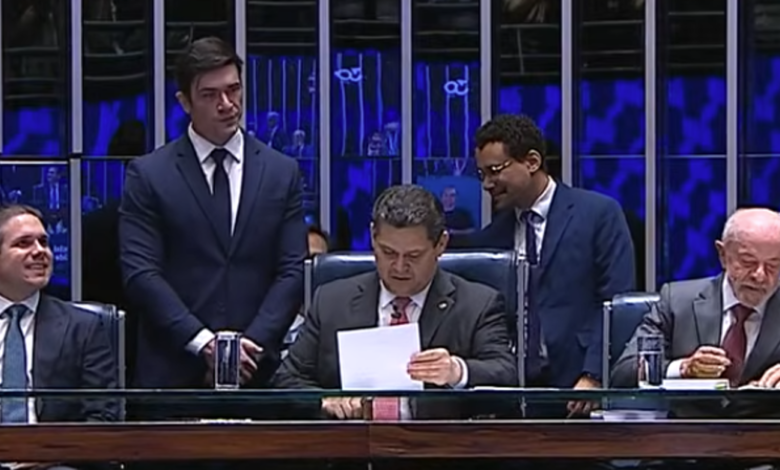 Congresso promulga emenda que altera regras de aposentadoria para agentes de saúde