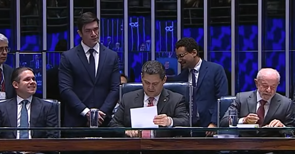 Congresso promulga emenda que altera regras de aposentadoria para agentes de saúde