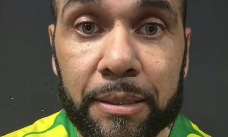 Daniel Alves cita fé para justificar aliança política com Flávio Bolsonaro no segundo turno