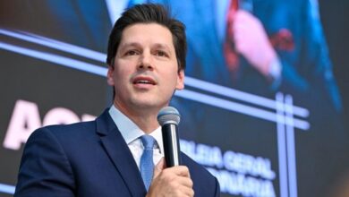 Daniel Vilela sinaliza apoio a Flávio Bolsonaro e critica gestão do PT