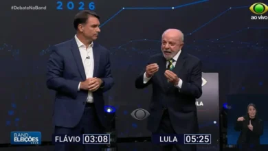Debate eleitoral tem confronto direto entre Lula e Flávio no primeiro bloco