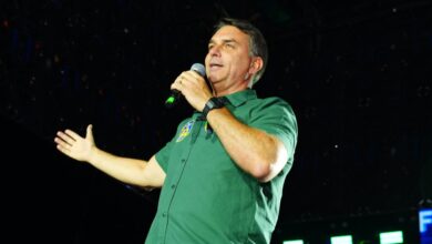 Defesa de Flávio aciona TSE e pede autorização para abrir sigilos após acordo