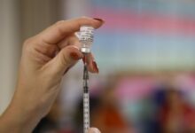 Desinformação reduz cobertura vacinal infantil contra covid-19 no Brasil