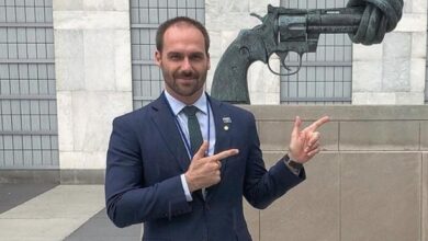 Eduardo Bolsonaro exclui Wilder Morais de lista de apoios em Goiás