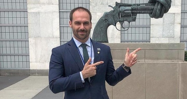 Eduardo Bolsonaro exclui Wilder Morais de lista de apoios em Goiás