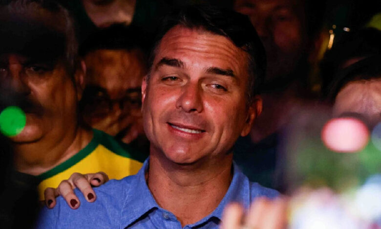 Eleições nos EUA: Flávio Bolsonaro lidera voto brasileiro com expressiva vantagem sobre Lula