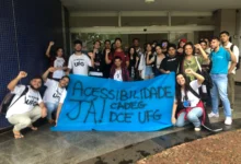Elevador conquistado por estudante com deficiência na UFG receberá o nome dele após morte