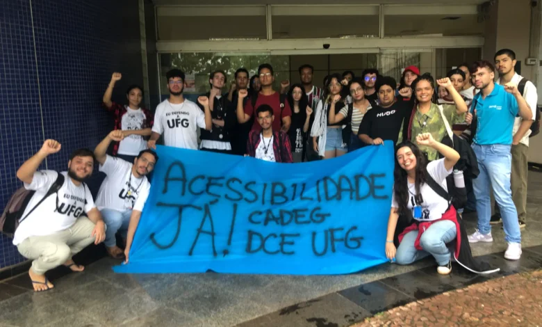 Elevador conquistado por estudante com deficiência na UFG receberá o nome dele após morte