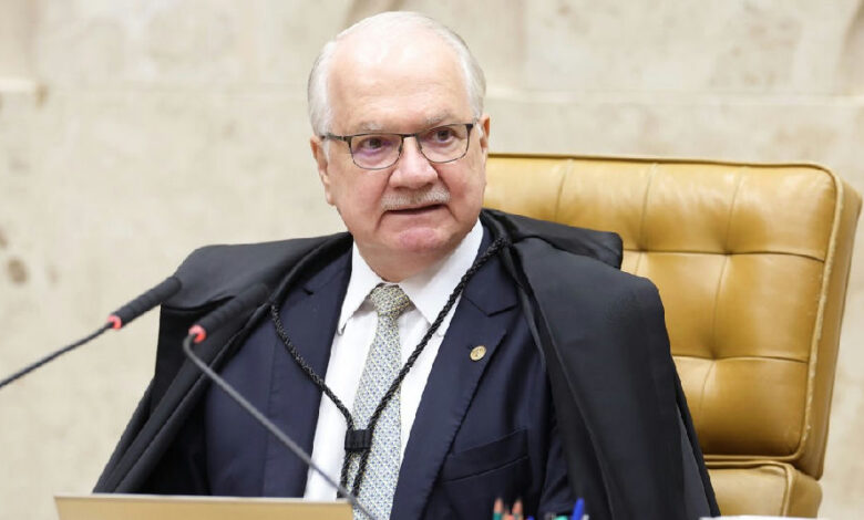 Fachin solicita à Polícia Federal dados sobre ministros no caso Banco Master