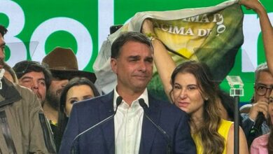 Flávio Bolsonaro quebra recorde histórico mas sofre derrota no segundo turno para Lula