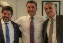 Flávio Bolsonaro supera Lula em votação nas três principais cidades de Goiás
