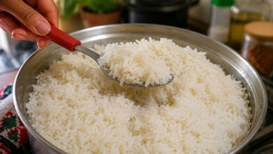 Folha de louro: o ingrediente esquecido que perfuma o arroz e resgata o sabor de casa