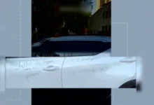 Frase irada escrita em carro após estacionar em garagem gera debate sobre trânsito em goiânia