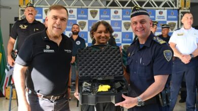 Goiânia moderniza Guarda Civil com entrega de armas de choque e novos veículos