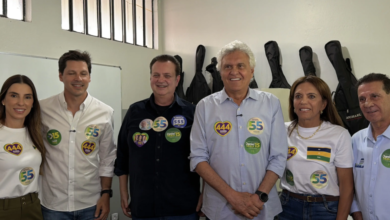 Governador Caiado adia anúncio de apoio no segundo turno e busca diálogo com Kassab