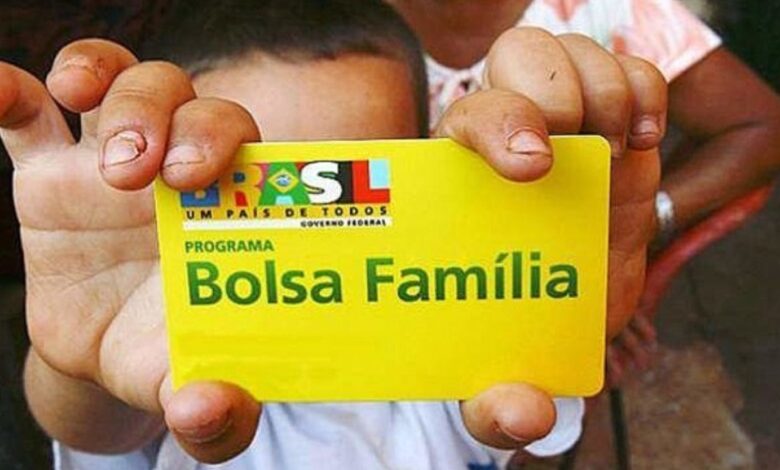 Governo reajusta Bolsa Família em 15% para R$ 691 e mantém calendário unificado até dezembro