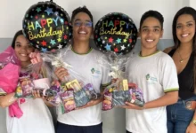 Homenagem de mãe a trigêmeos de 15 anos em Goiânia viraliza e celebra amor familiar