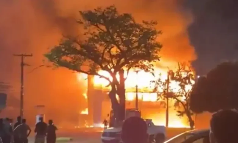 Incêndio na UFPE causa prejuízo de R$ 100 milhões e mobiliza Polícia Federal
