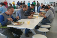 Intervalo de almoço na CLT: o que diz a lei sobre a redução da pausa para refeição