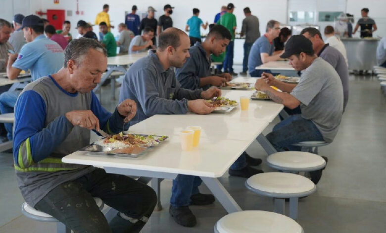 Intervalo de almoço na CLT: o que diz a lei sobre a redução da pausa para refeição