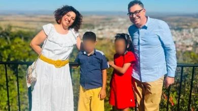 Irmãos adotados por casal italiano passaram por adaptação delicada