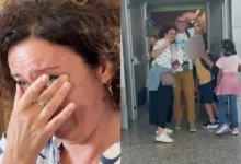Italiana chora ao lembrar de processo de adoção de irmãos brasileiros