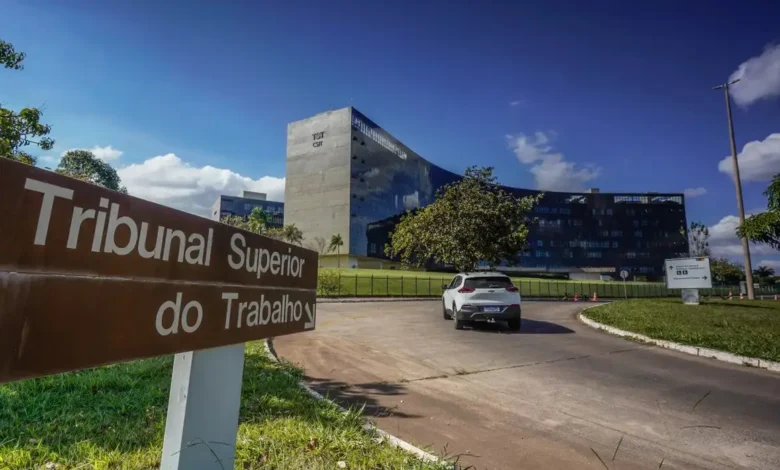 Justiça condena Vivo e call center a pagar R$ 30 mil a grávida forçada a vomitar em lixeira