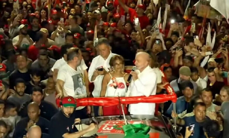 Lula critica almoço de Flávio Bolsonaro com a direção da Globo e coloca emissora sob suspeita