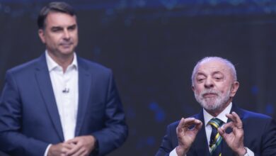 Lula desafia Flávio Bolsonaro a comparecer ao TSE para abertura de sigilos