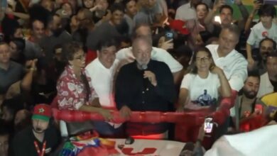 Lula rebate desafio de Flávio sobre sigilos e promete subir tom na campanha