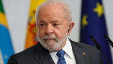 Lula vence em colégios eleitorais no exterior enquanto Flávio Bolsonaro lidera no Japão