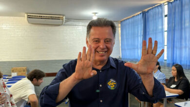 Marconi Perillo vota em Palmeiras de Goiás e expressa confiança em avanço ao segundo turno