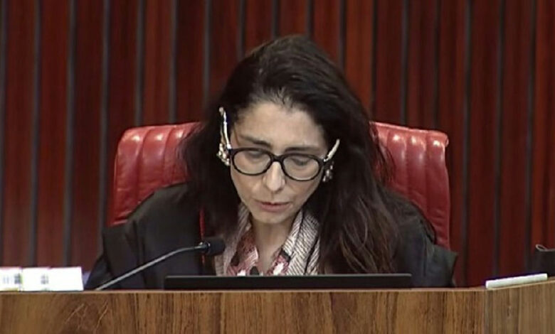 Ministra do TSE defende distinção entre canais oficiais e mobilização independente