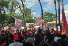Multidão se mobiliza em Goiânia em ato de apoio a Lula antes do segundo turno