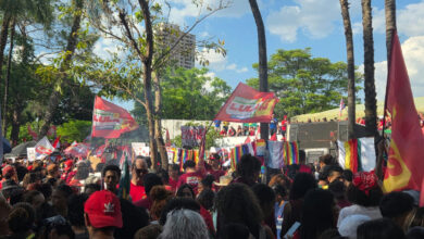 Multidão se mobiliza em Goiânia em ato de apoio a Lula antes do segundo turno