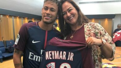 Neymar honra promessa de infância feita à mãe após superação de dificuldades financeiras