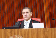 Nunes Marques autoriza retorno do canal Exército do Lula no Whatsapp
