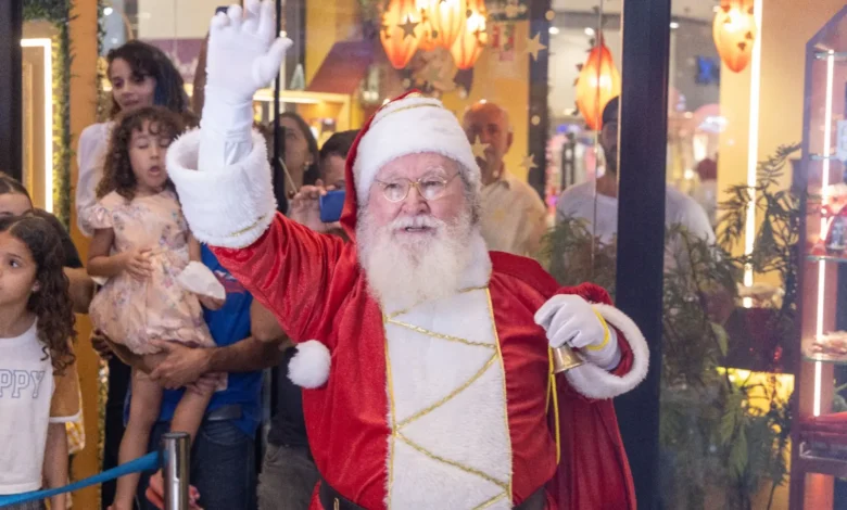Papai Noel chega a Goiânia e Aparecida com túnel de luz e piano gigante