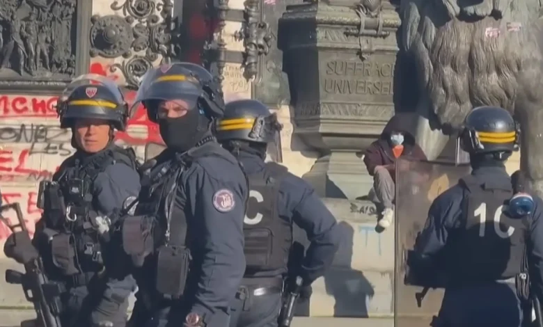 Paris decreta toque de recolher pelo terceiro dia consecutivo após onda de protestos