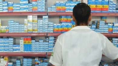 Piso salarial de R$ 6,5 mil para farmacêuticos avança na Câmara e aguarda CCJ