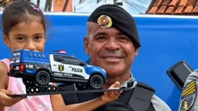 Policiais militares surpreendem menina salva de picada de escorpião em Goiânia