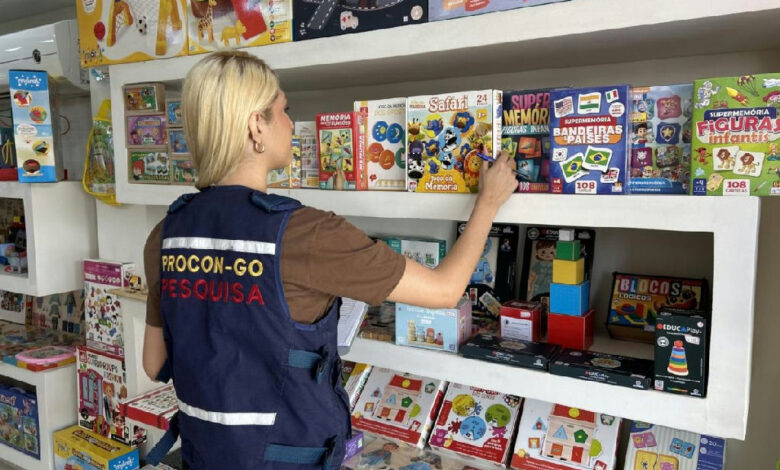 Procon Goiás alerta para variação de até 400% nos preços de brinquedos para o Dia das Crianças