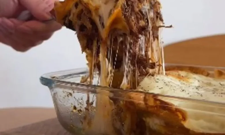 Receita de lasanha com massa de panqueca e carne de panela renova o almoço