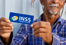 Regra de transição do INSS dispensa idade mínima e surpreende segurados