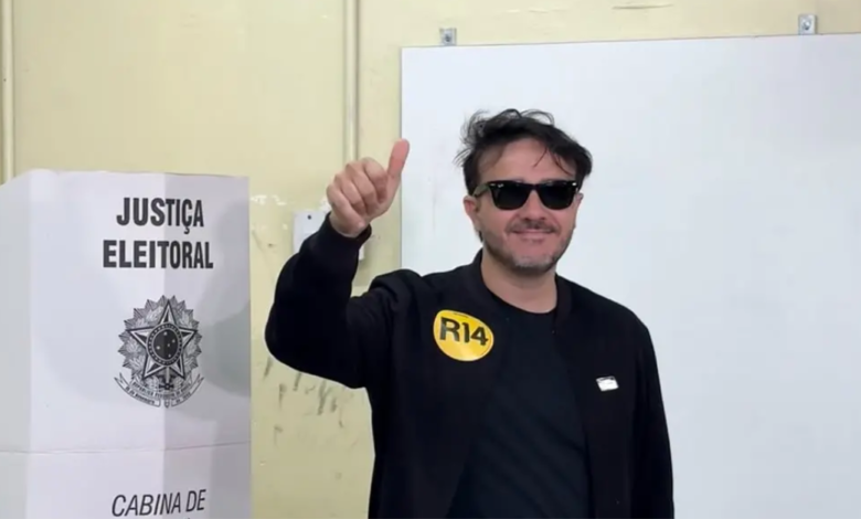 Renan Santos vota em São Paulo e marca estreia do partido Missão nas eleições presidenciais