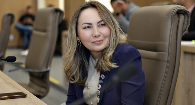 Representatividade feminina: Camila Rosa defende mais mulheres na política e aponta desafio em Aparecida de Goiânia